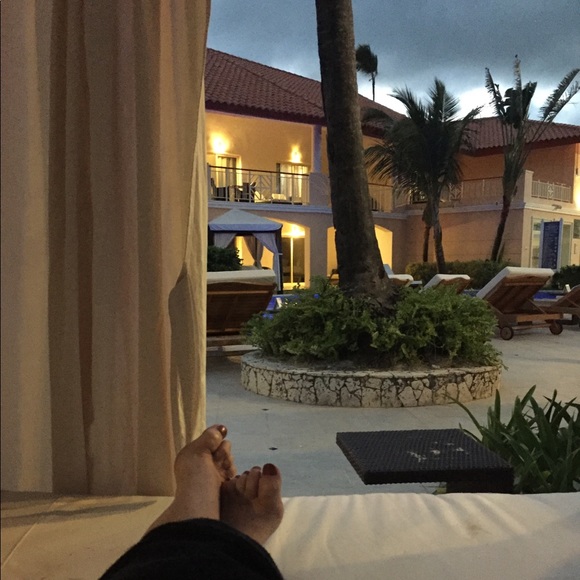 Meet your Posher, Karen - Picture 2 of 3